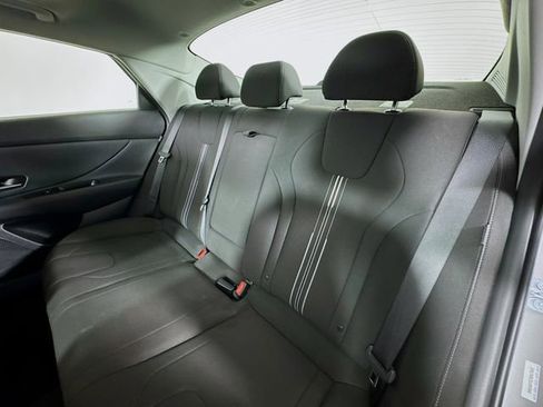Used 2025 Hyundai Elantra SEL FWD image 23