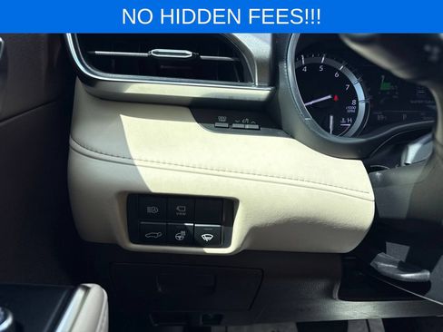 Used 2020 Toyota Highlander Limited FWD image 28