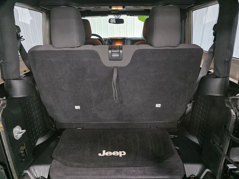 Used 2017 Jeep Wrangler Sport w/ Quick Order Package 23S AWD/4WD image 12