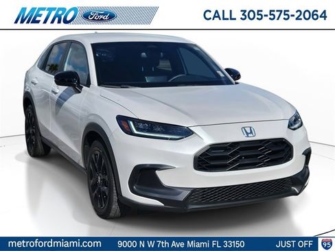 Used 2024 Honda HR-V Sport image 1