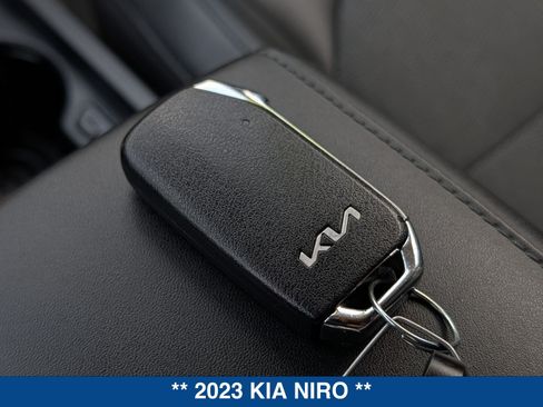 Used 2023 Kia Niro EX FWD image 33