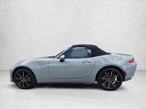 Used 2025 MAZDA MX-5 Miata Grand Touring w/ Weather Package RWD image 9