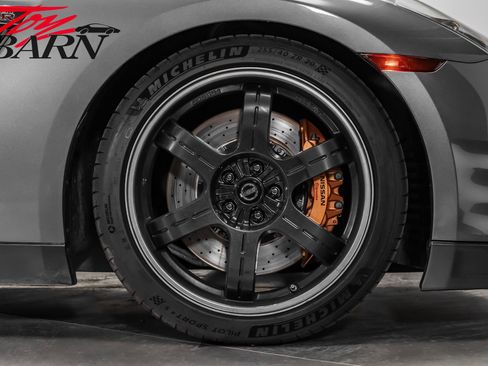 Used 2013 Nissan GT-R Black Edition image 17