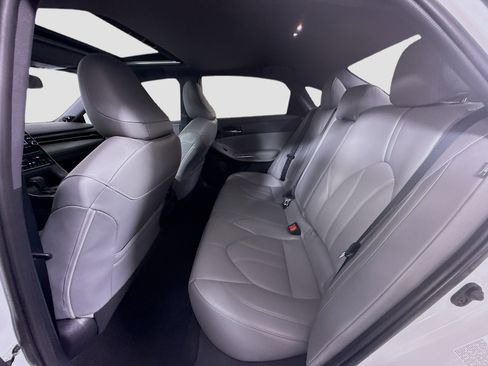 Used 2019 Toyota Avalon Limited image 25