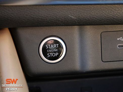 Used 2022 Nissan Rogue Platinum w/ Head-Up Display Package image 21