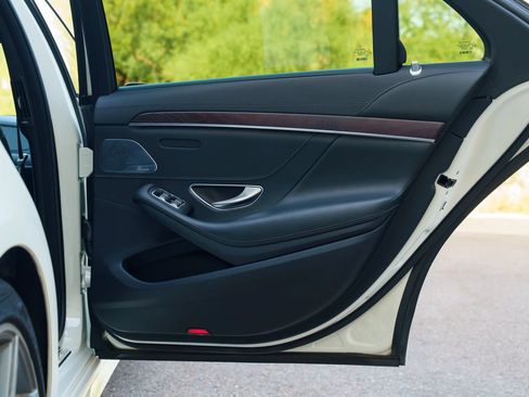 Used 2019 Mercedes-Benz S 450 Sedan image 29