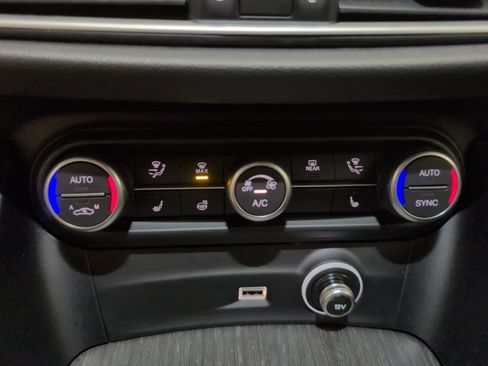 Used 2022 Alfa Romeo Stelvio Ti image 23