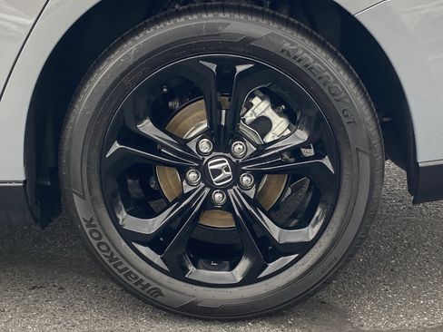 Used 2025 Honda Accord SE image 7