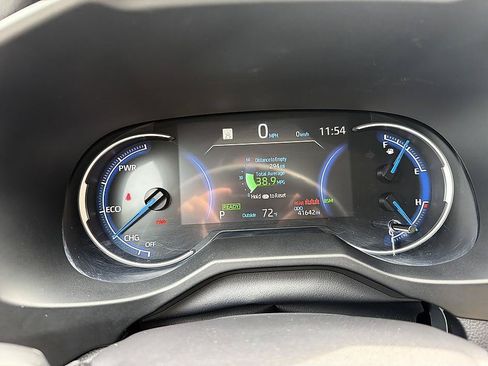 Used 2025 Toyota RAV4 XLE AWD/4WD image 15