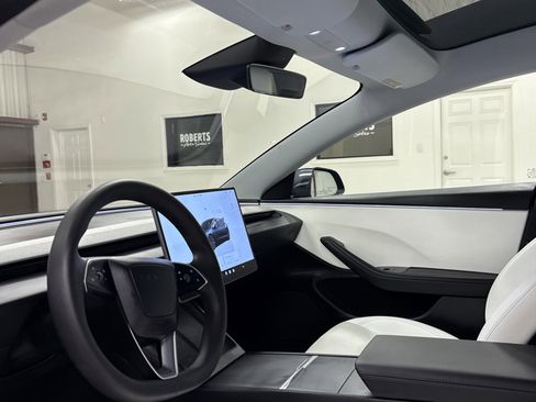 Used 2025 Tesla Model 3 Long Range image 6