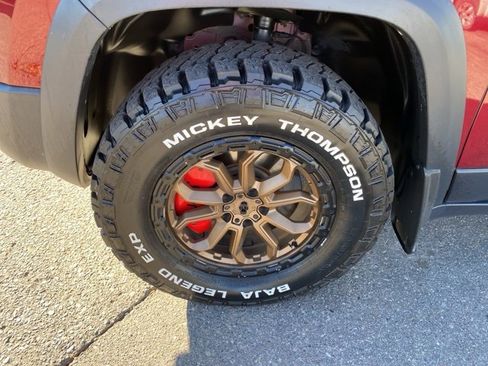 Used 2019 Jeep Cherokee Trailhawk w/ Cold Weather Group image 12