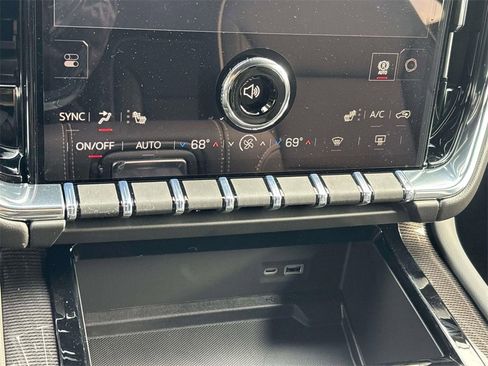 New 2026 GMC Yukon Elevation image 16