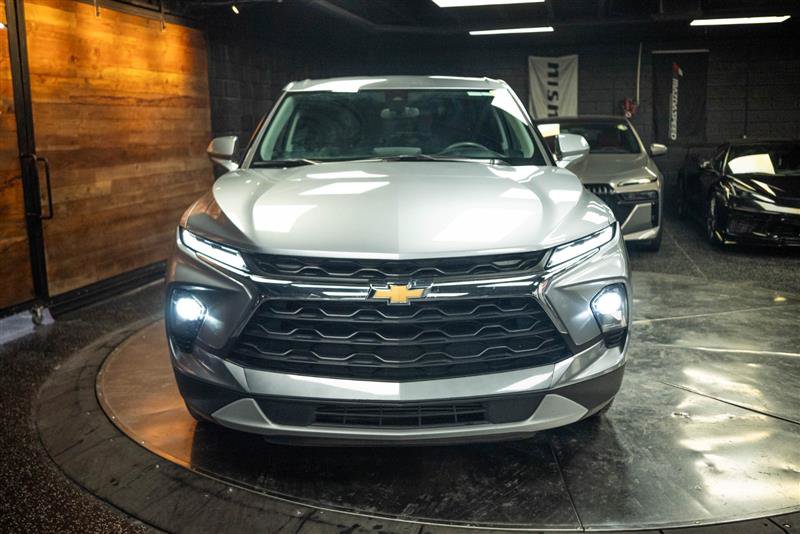 Used 2025 Chevrolet Blazer LT FWD image 4