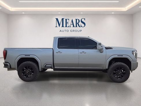 Used 2024 GMC Sierra 2500 AT4 w/ AT4 Premium Plus Package AWD/4WD image 6