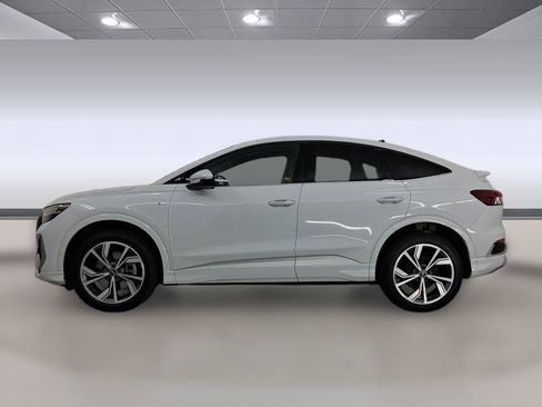 Certified 2023 Audi Q4 e-tron Prestige image 2