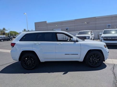 Used 2021 Jeep Grand Cherokee Laredo X RWD image 4