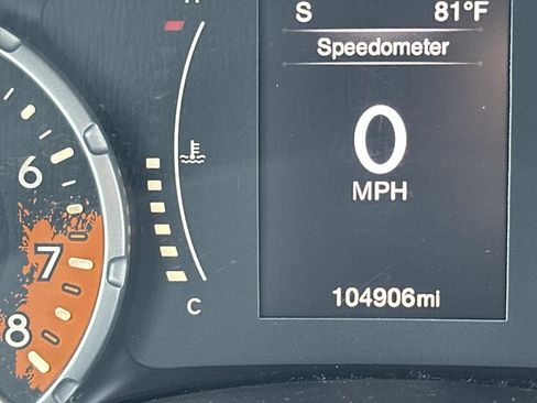 Used 2015 Jeep Renegade Latitude AWD/4WD image 21