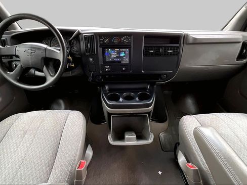 Used 2007 Chevrolet Express 3500 Extended Passenger w/ LT Preferred Equipment Group RWD image 13
