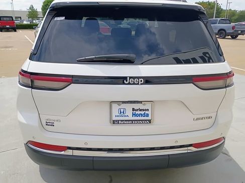 Used 2024 Jeep Grand Cherokee Limited AWD/4WD image 15