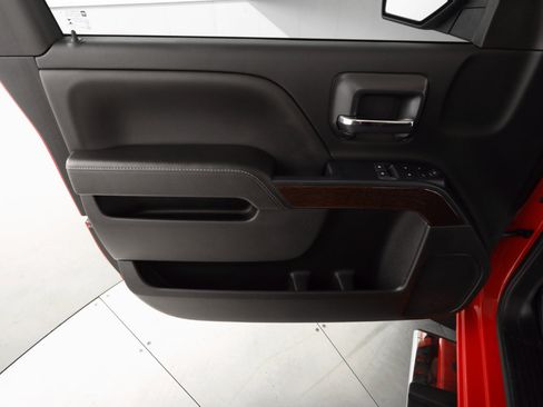 Used 2018 GMC Sierra 1500 SLE image 9