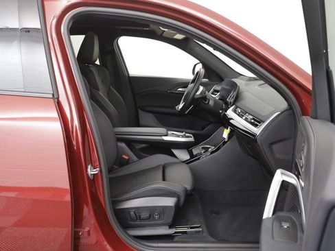 Certified 2025 BMW X2 xDrive28i AWD/4WD image 17