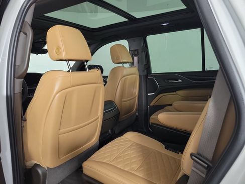 Used 2023 Cadillac Escalade Premium Luxury AWD/4WD image 14
