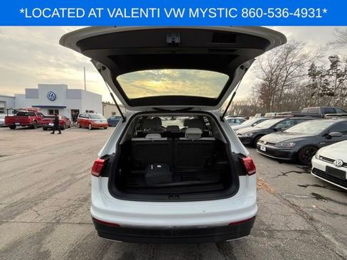 Used 2020 Volkswagen Tiguan SE w/ Panoramic Sunroof Package image 17