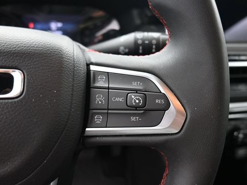 Used 2025 Jeep Compass Trailhawk AWD/4WD image 21