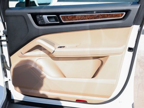 Certified 2023 Porsche Cayenne image 26