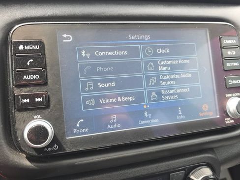 Used 2023 Nissan Kicks SR w/ SR Premium Package FWD image 18