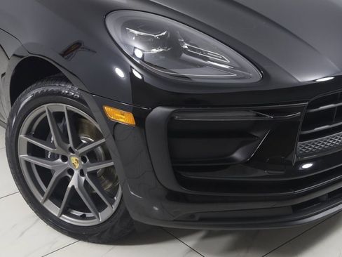 Used 2025 Porsche Macan image 20