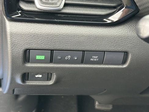 Certified 2024 Nissan Sentra SV image 23