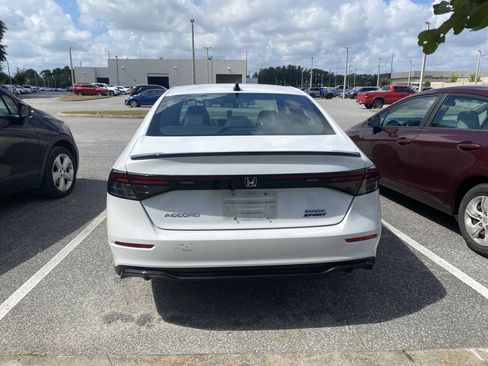 Used 2023 Honda Accord Sport image 9