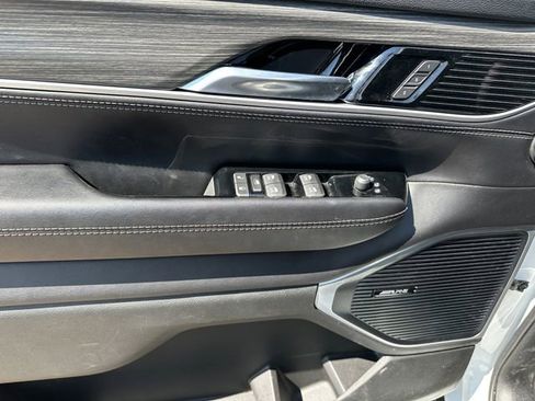 Used 2023 Jeep Wagoneer Series III w/ Convenience Group I image 19