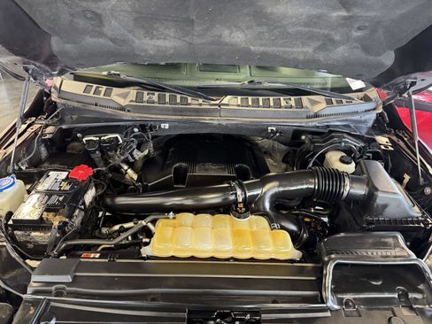 Used 2019 Ford F150 Platinum w/ Equipment Group 701A Luxury image 45