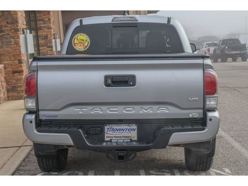 Used 2020 Toyota Tacoma TRD Off-Road w/ TRD Premium Off Road Package image 4