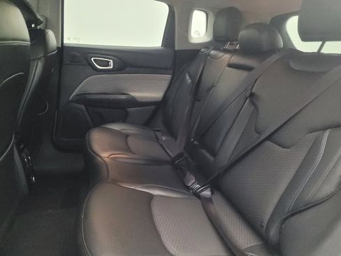 Used 2022 Jeep Compass Latitude w/ Sun and Sound Group AWD/4WD image 18