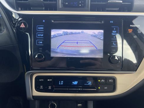 Used 2017 Toyota Corolla LE FWD image 4