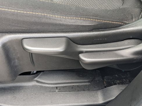 Used 2021 Chevrolet Traverse LS image 18