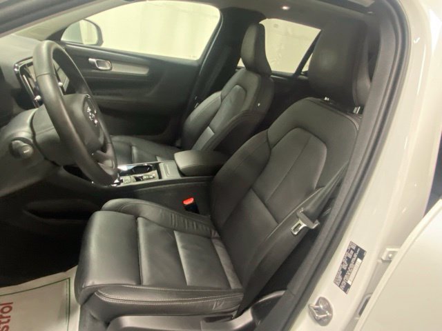 Used 2023 Volvo XC40 B5 Plus w/ Climate Package AWD/4WD image 11