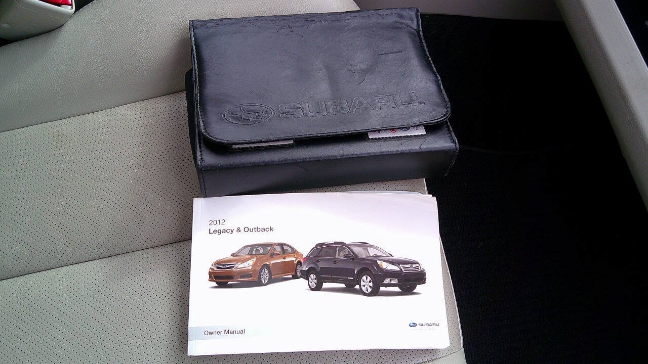 Used 2012 Subaru Outback 2.5i Limited w/ Moonroof Pkg AWD/4WD image 22