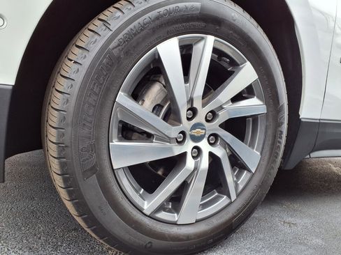 Used 2024 Chevrolet Equinox Premier image 39