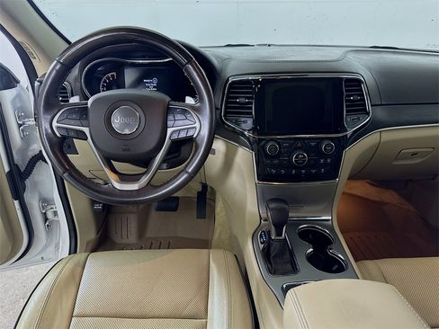 Used 2019 Jeep Grand Cherokee Overland image 17