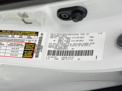Used 2025 Toyota Sequoia TRD Pro AWD/4WD image 63