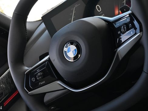 Used 2026 BMW 530i w/ Executive Package RWD image 20