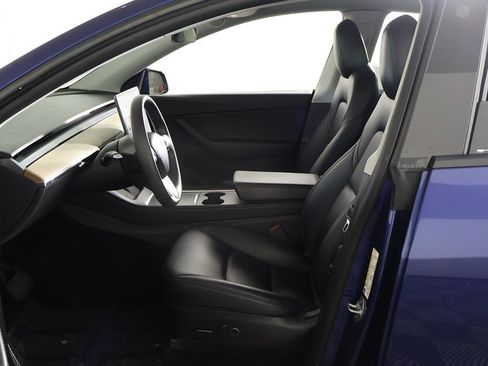 Used 2022 Tesla Model Y Long Range image 26