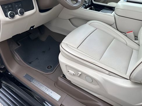 Used 2024 GMC Yukon XL Denali image 28