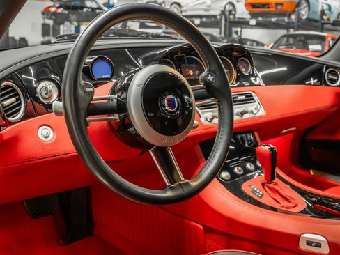 Used 2003 BMW Z8 RWD image 12