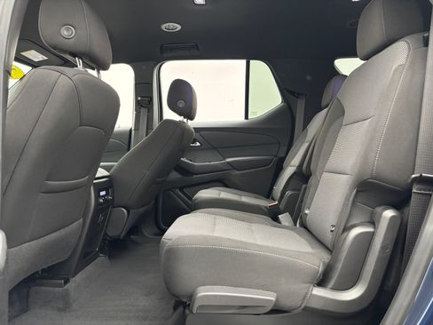 Used 2023 Chevrolet Traverse LT FWD image 39