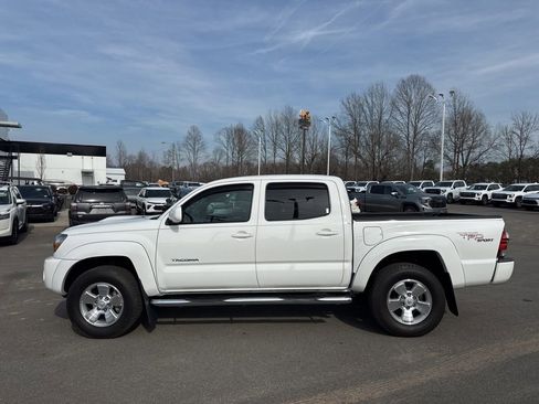Used 2010 Toyota Tacoma PreRunner w/ TRD Sport Pkg image 2